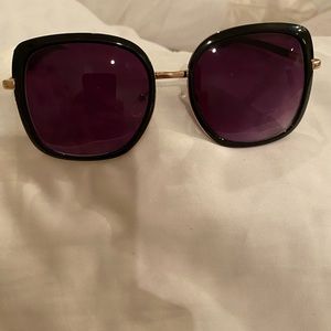 Oscar de la Renta sunglasses